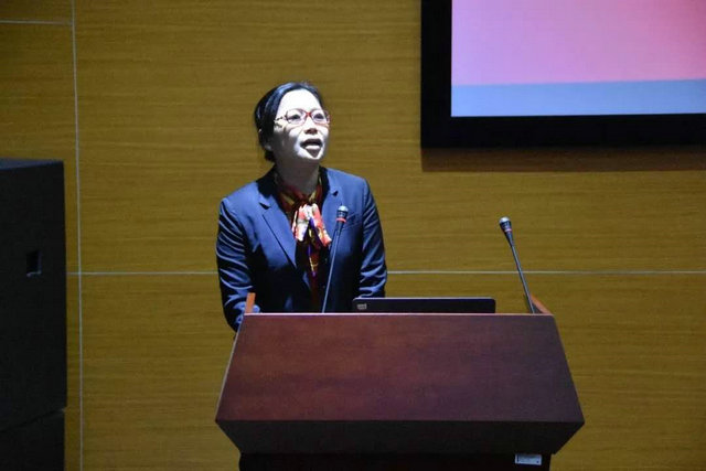 黄文霞会长致欢迎辞