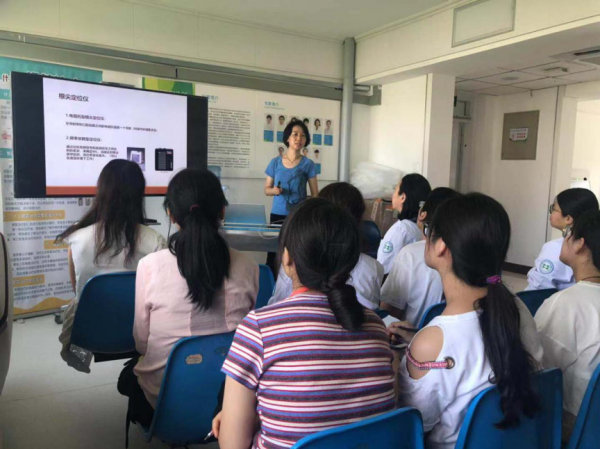 北大口腔医院潘洁主任医师来兰大口腔医院牙体牙髓科交流指导