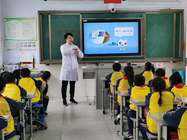 泰安市口腔医院口腔健康讲堂走进东关小学