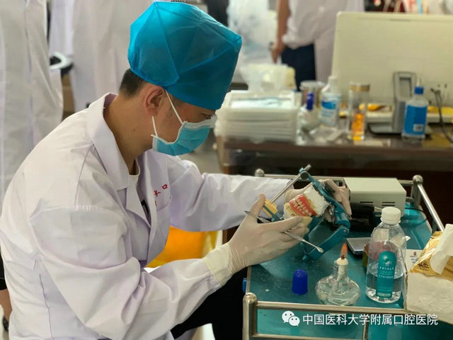 中国医科大学附属口腔医院关爱无牙颌患者义诊活动